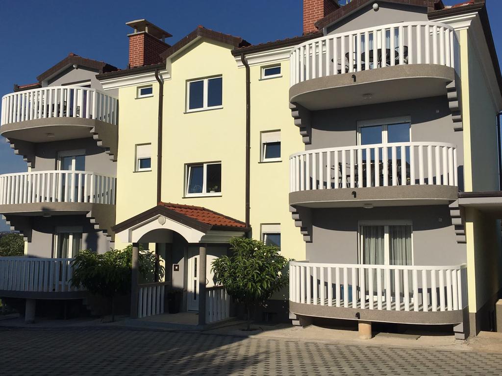 Apartments Barbic Umag Exterior photo